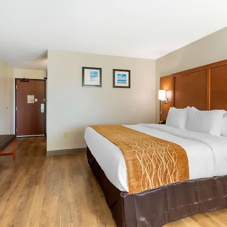 Comfort Inn & Suites Milford Exterior photo